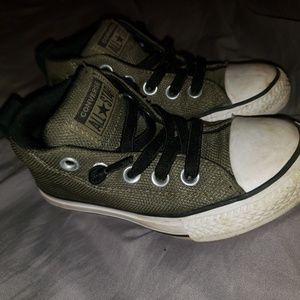Boys converse